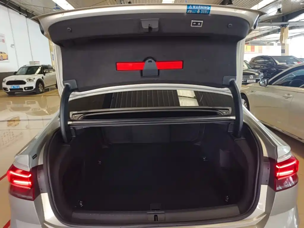 Volkswagen Phideon — миниатюра 19