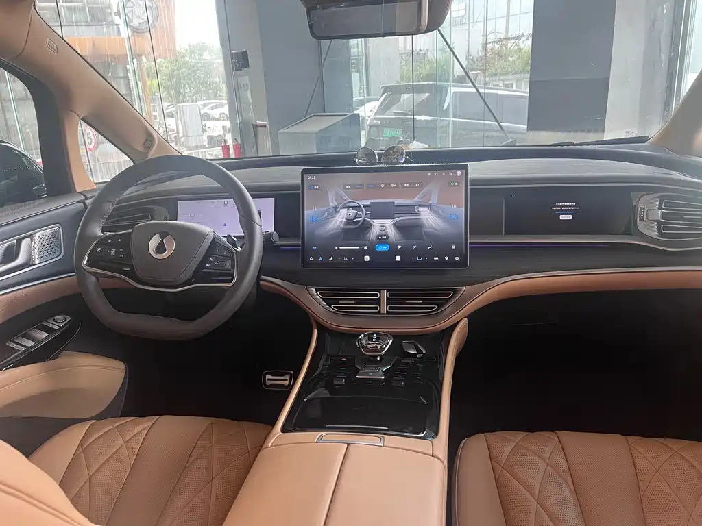 Denza D9 2025 DM-i Smart Drive 1020 Flagship