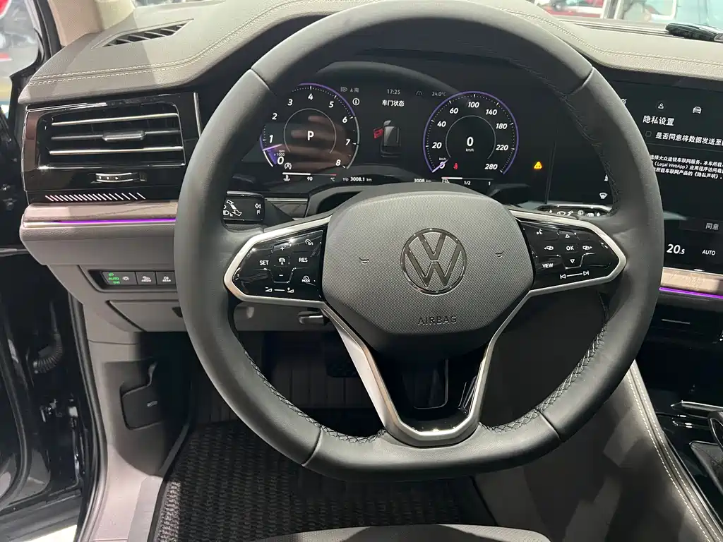 Volkswagen Touareg — миниатюра 12