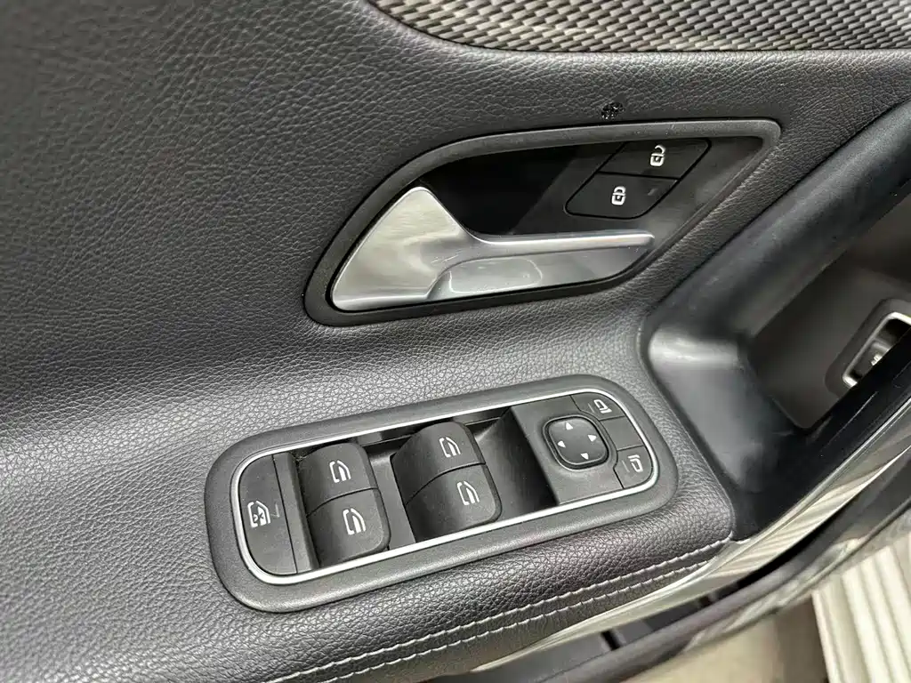 Mercedes-Benz A-Class — миниатюра 13
