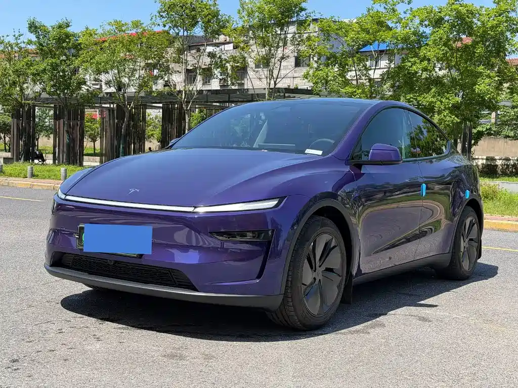 Tesla Model Y 2025