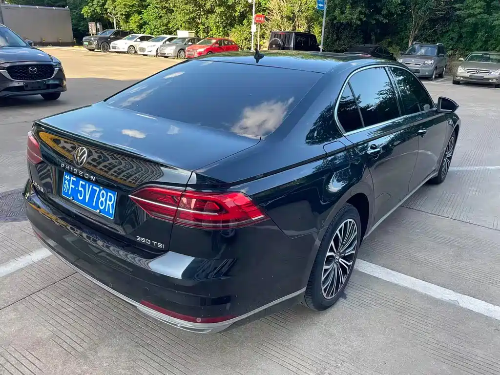 Volkswagen Phideon — миниатюра 6