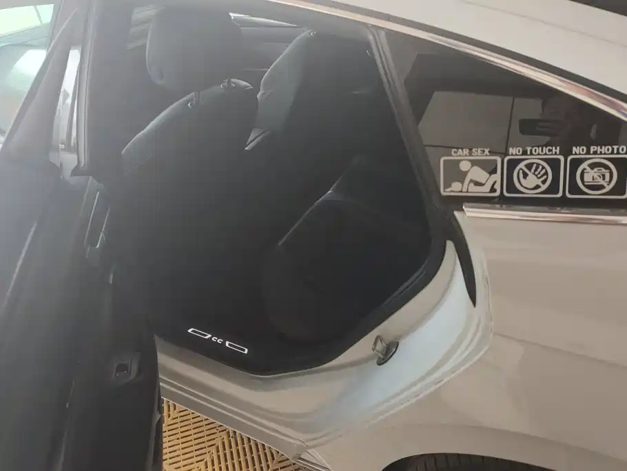 Volkswagen CC — миниатюра 11