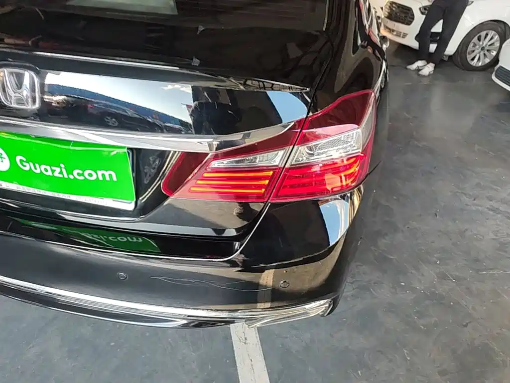 Honda Accord — миниатюра 8
