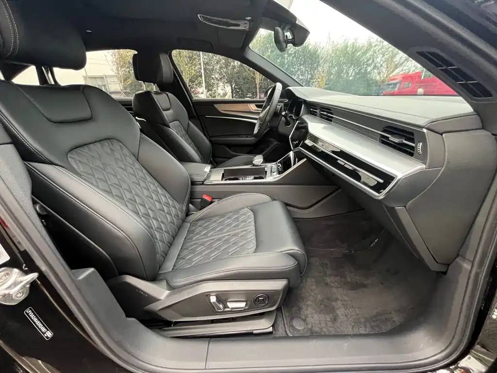 Audi A6L — миниатюра 13