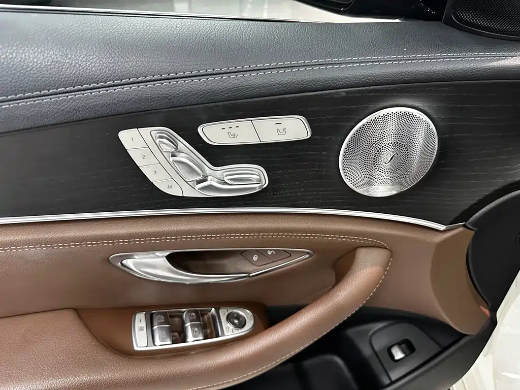 Mercedes-Benz E-Class — миниатюра 14