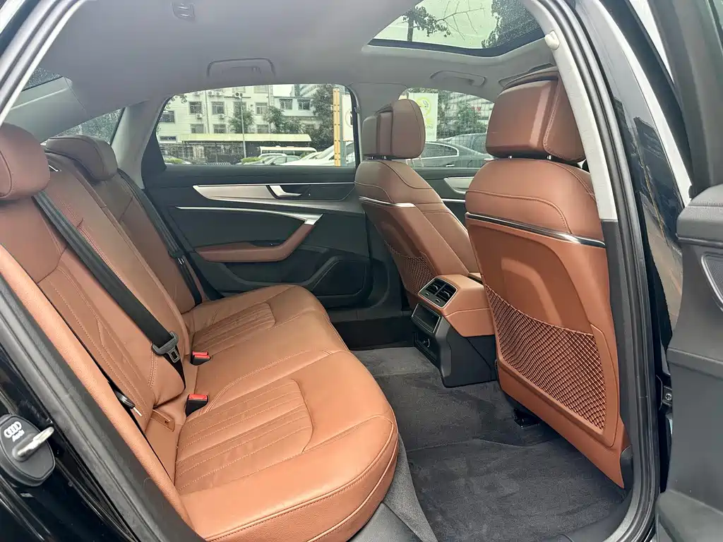 Audi A6L — миниатюра 10