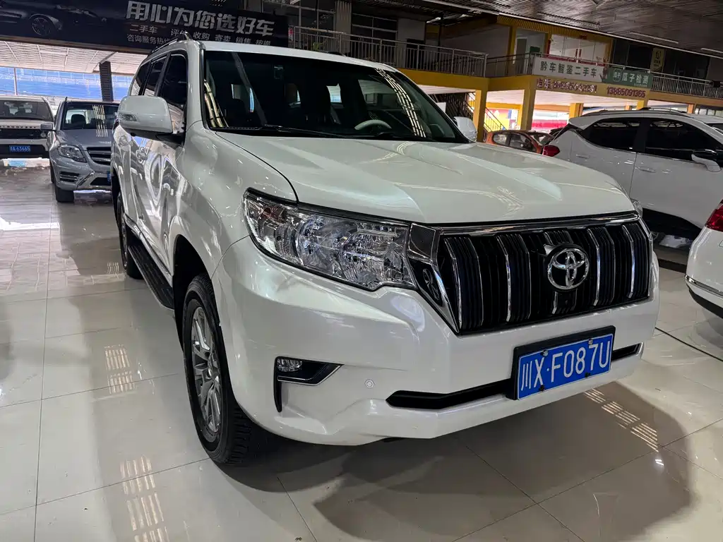 TOYOTA PRADO
