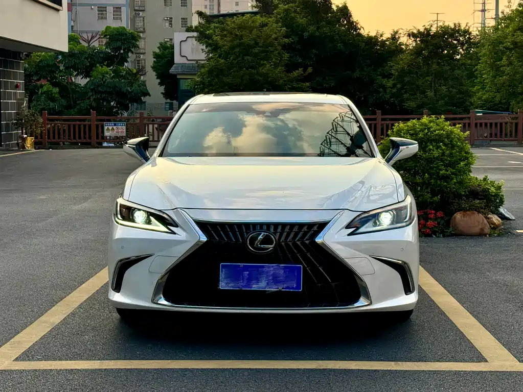 Lexus ES — миниатюра 3