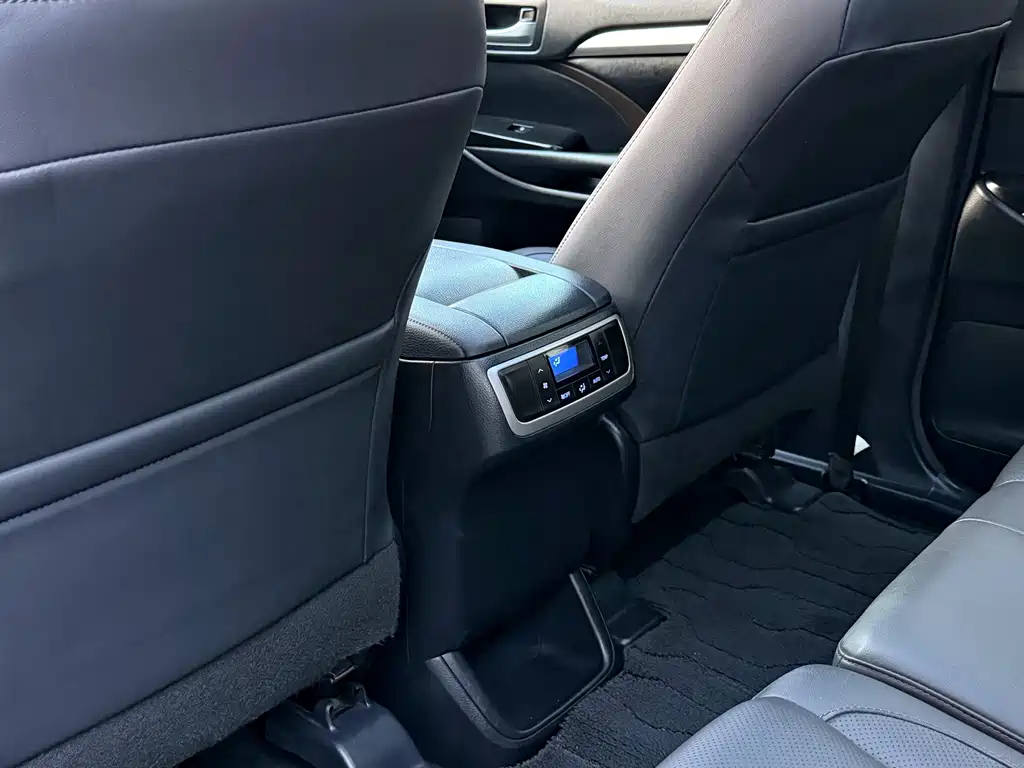 Toyota Highlander — миниатюра 13