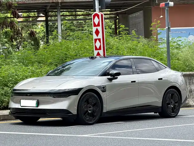 2024 Zeekr 007