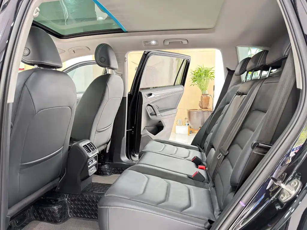 Volkswagen Tiguan L L 2021 330TSI AT R-Line