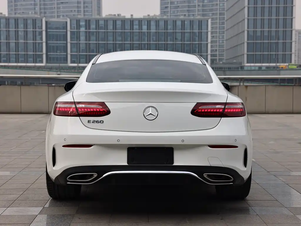 MERCEDES-BENZ E CLASS