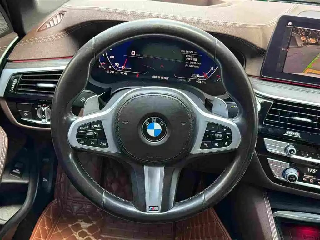BMW 5 Series — миниатюра 6