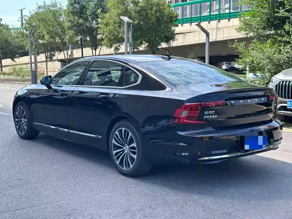 Volvo S90 — миниатюра 5