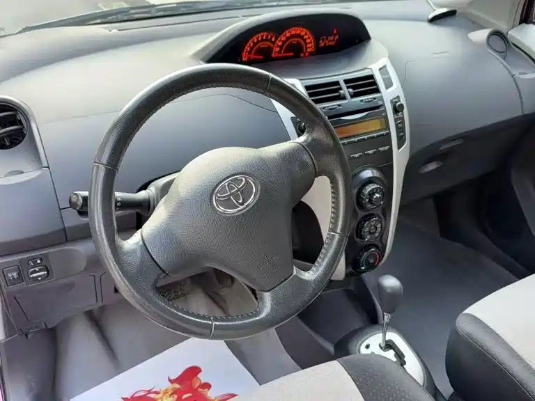 Toyota Yaris — миниатюра 7