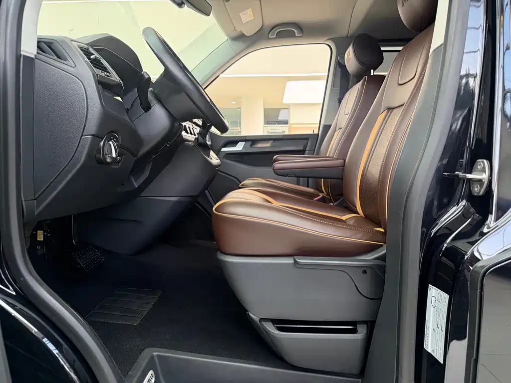 Volkswagen Caravelle — миниатюра 11