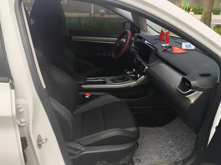 Geely Binyue — миниатюра 8