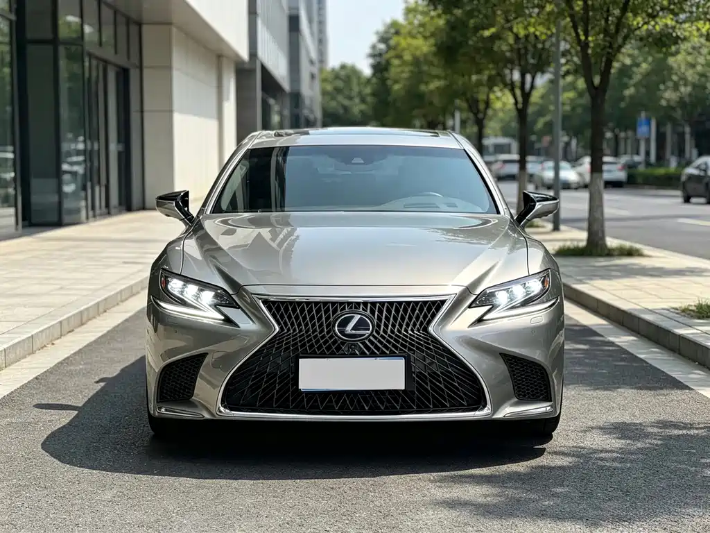 Lexus LS — миниатюра 2