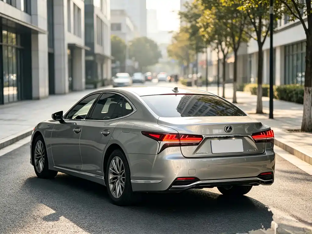 Lexus LS — миниатюра 7