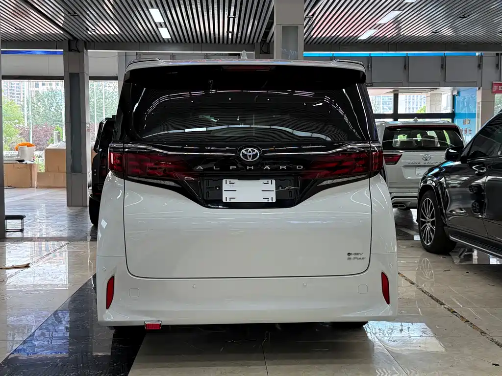 Toyota Alphard 2026 2.5L Luxury
