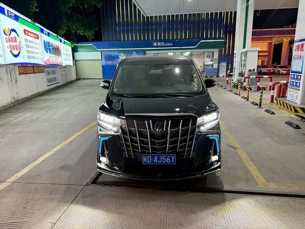 Toyota Alphard — миниатюра 2