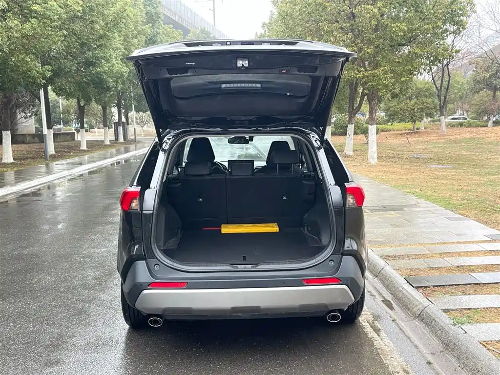 TOYOTA RAV4 RONGFANG