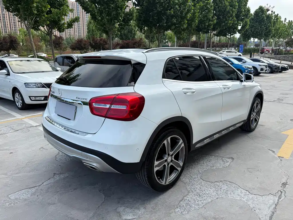 Mercedes-Benz GLA 2015 GLA 220 4MATIC Luxury