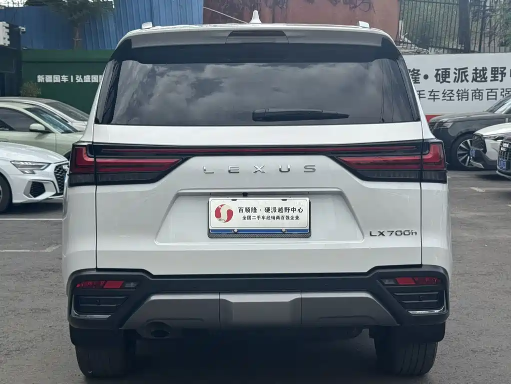 Lexus LX — миниатюра 4