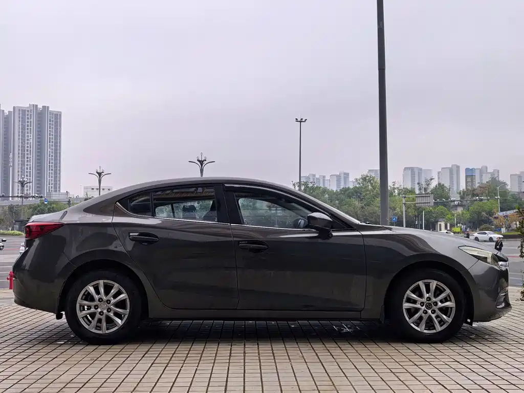 Mazda 3 Axela — миниатюра 8