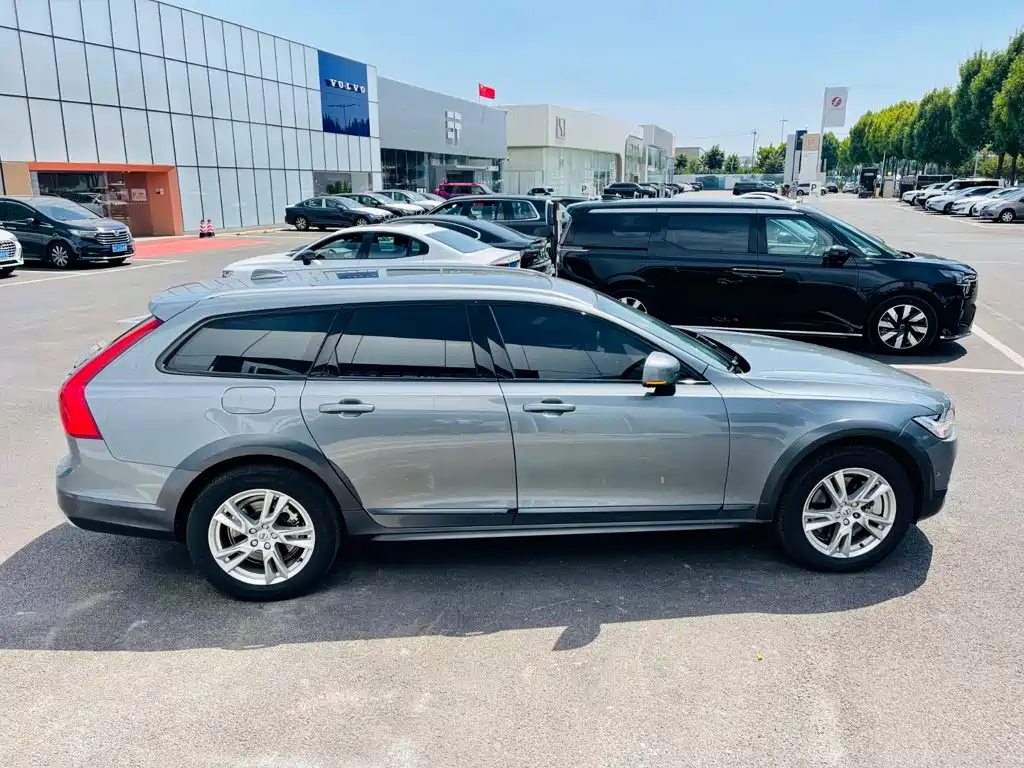 Volvo V90 — миниатюра 6