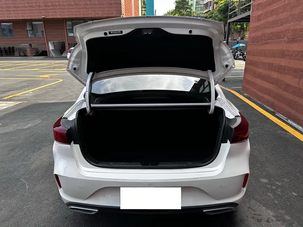Changan Eado 2022 PLUS 1.6L GDI MT Luxury