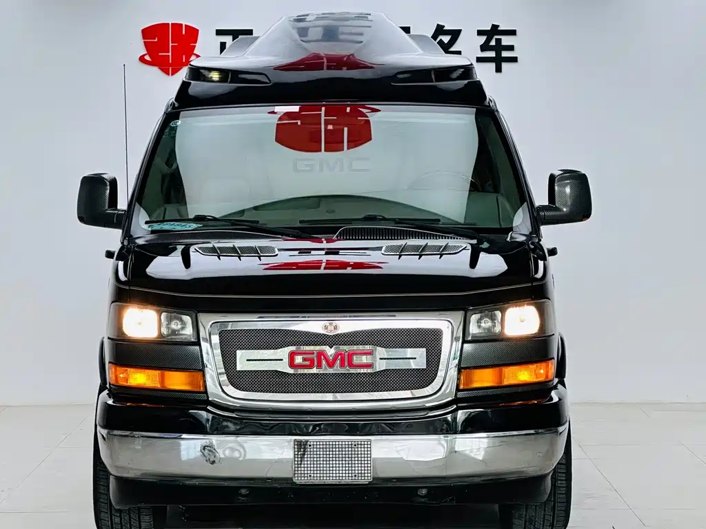 GMC Savana 2011 6.0L 10 мест