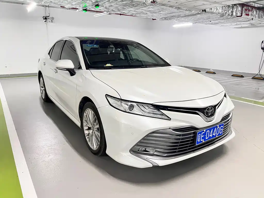 Toyota Camry — миниатюра 3