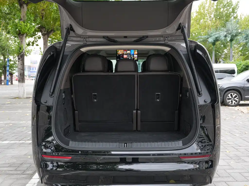 Li Auto Li MEGA — миниатюра 19