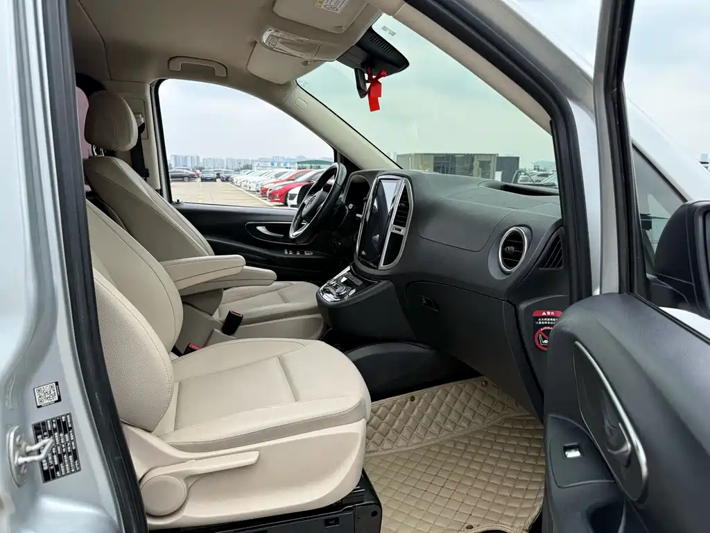 Mercedes-Benz Vito — миниатюра 13