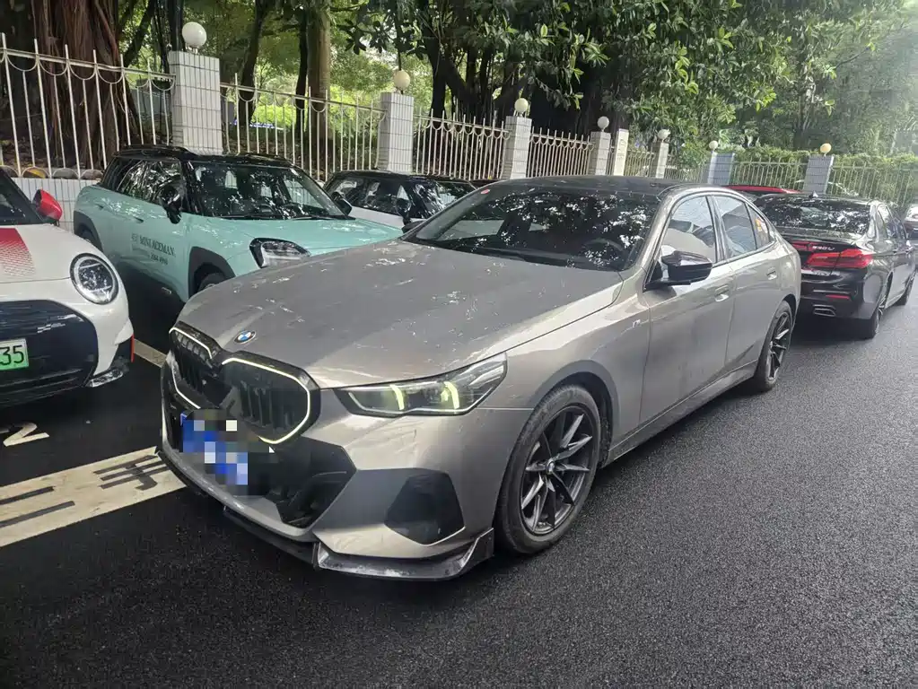 BMW 5 Series (Import) 2025
