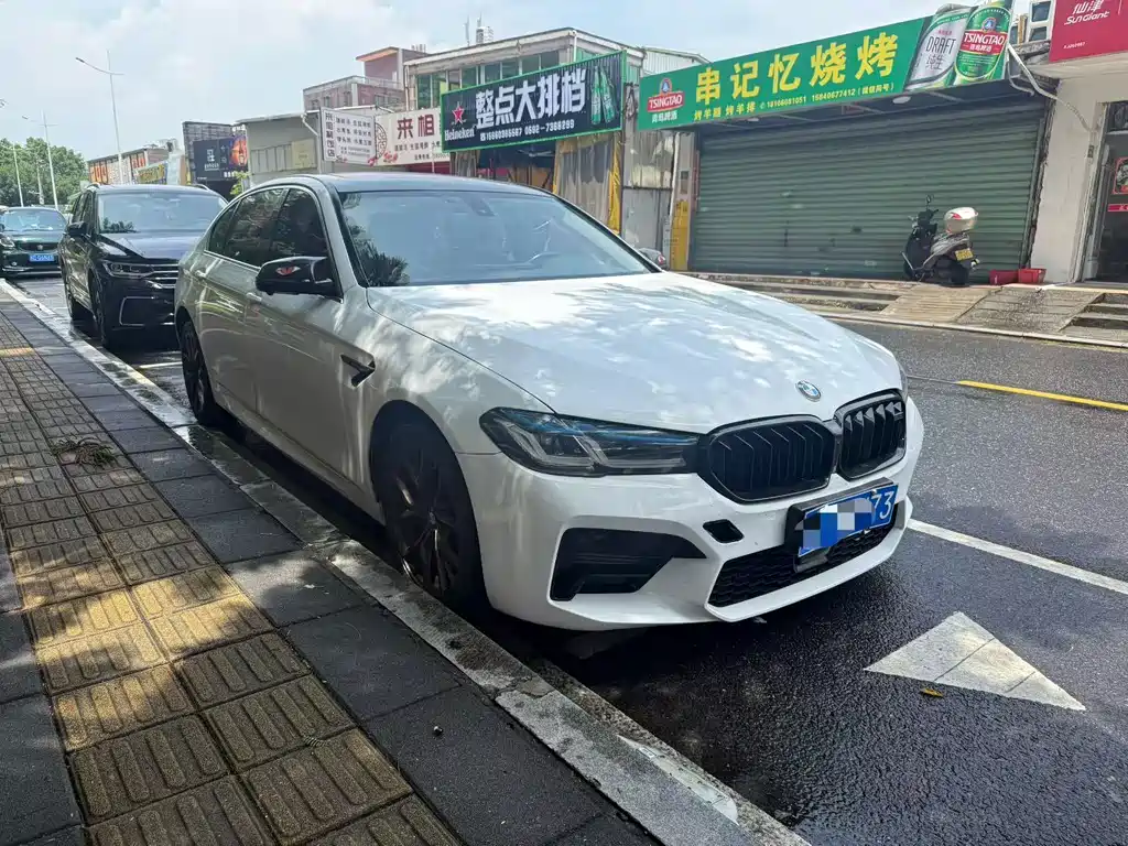 BMW 5 Series — миниатюра 2