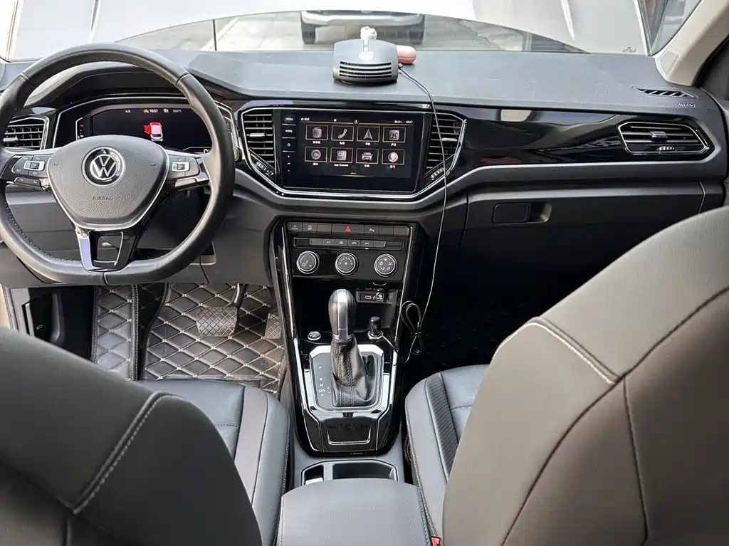 Volkswagen T-Roc — миниатюра 16