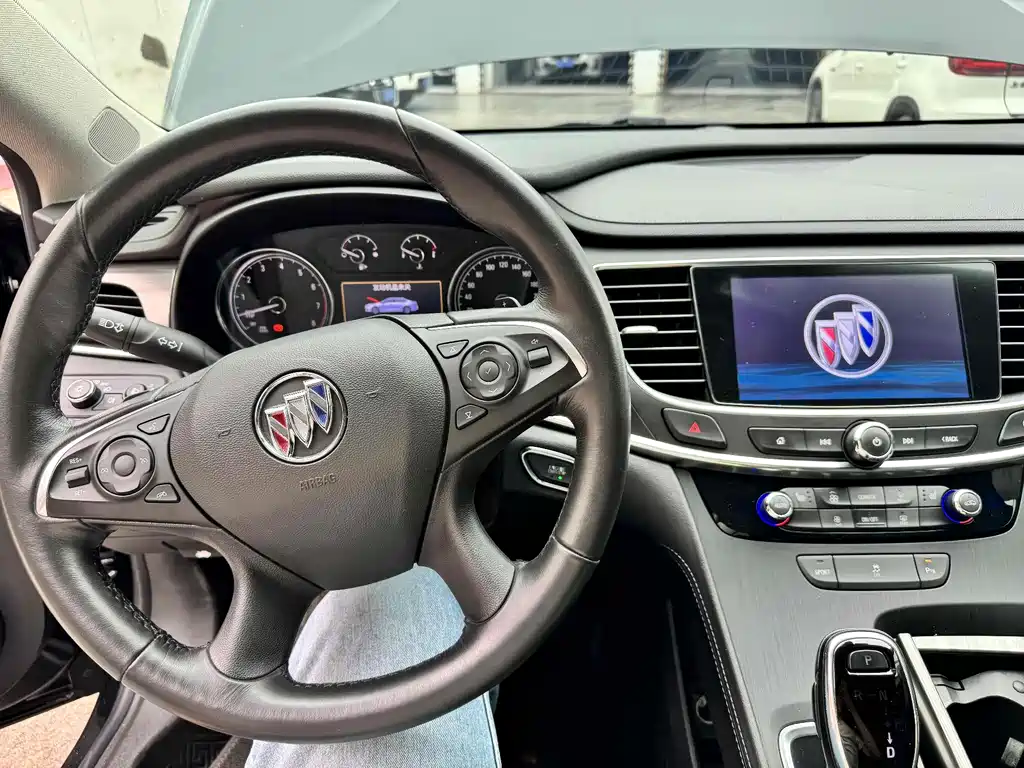 Buick LaCrosse — миниатюра 5