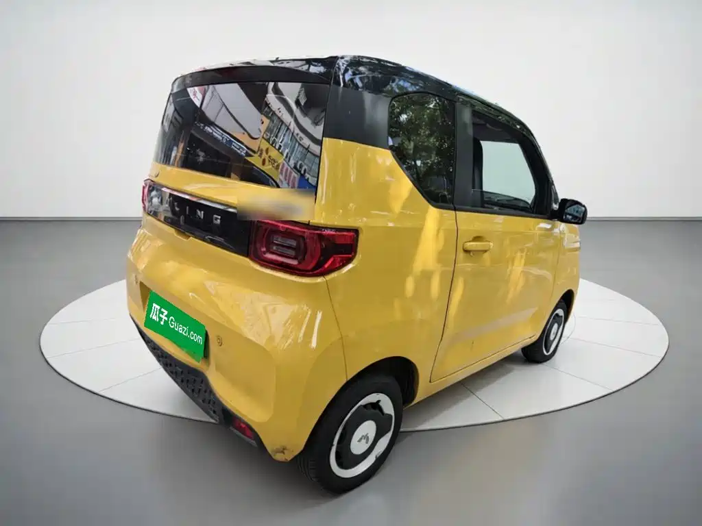 Wuling MINIEV — миниатюра 4