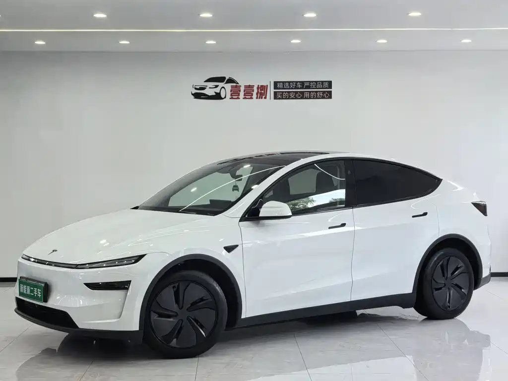 Tesla Model Y 2025