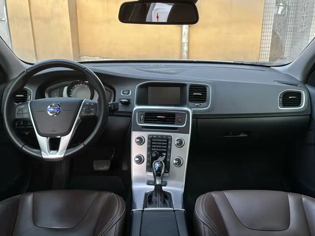 VOLVO S60 PLUG IN HYBRID