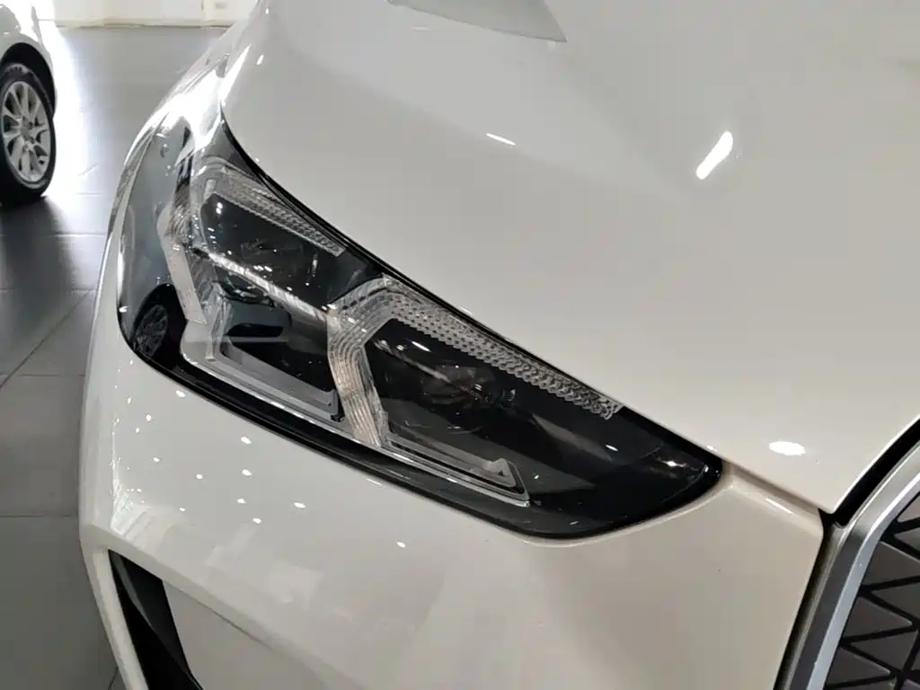 BMW iX1 — миниатюра 11