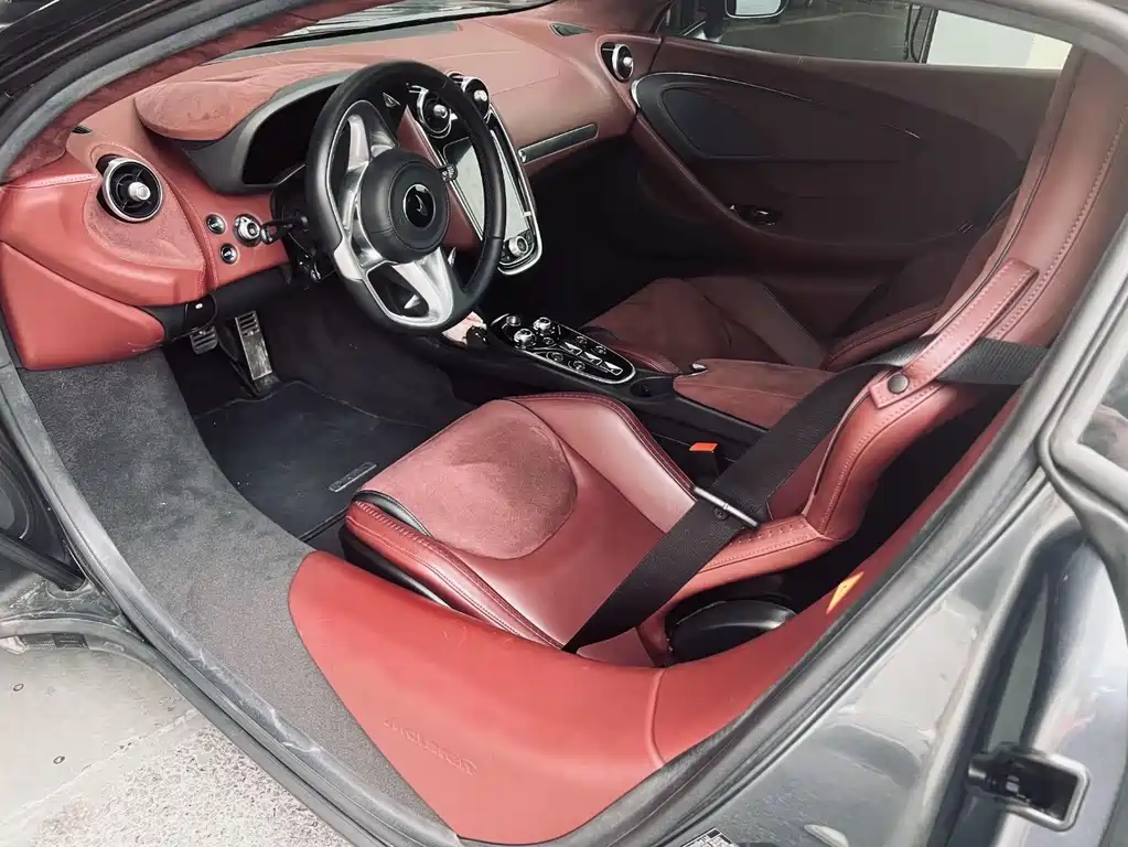 McLaren GT — миниатюра 3