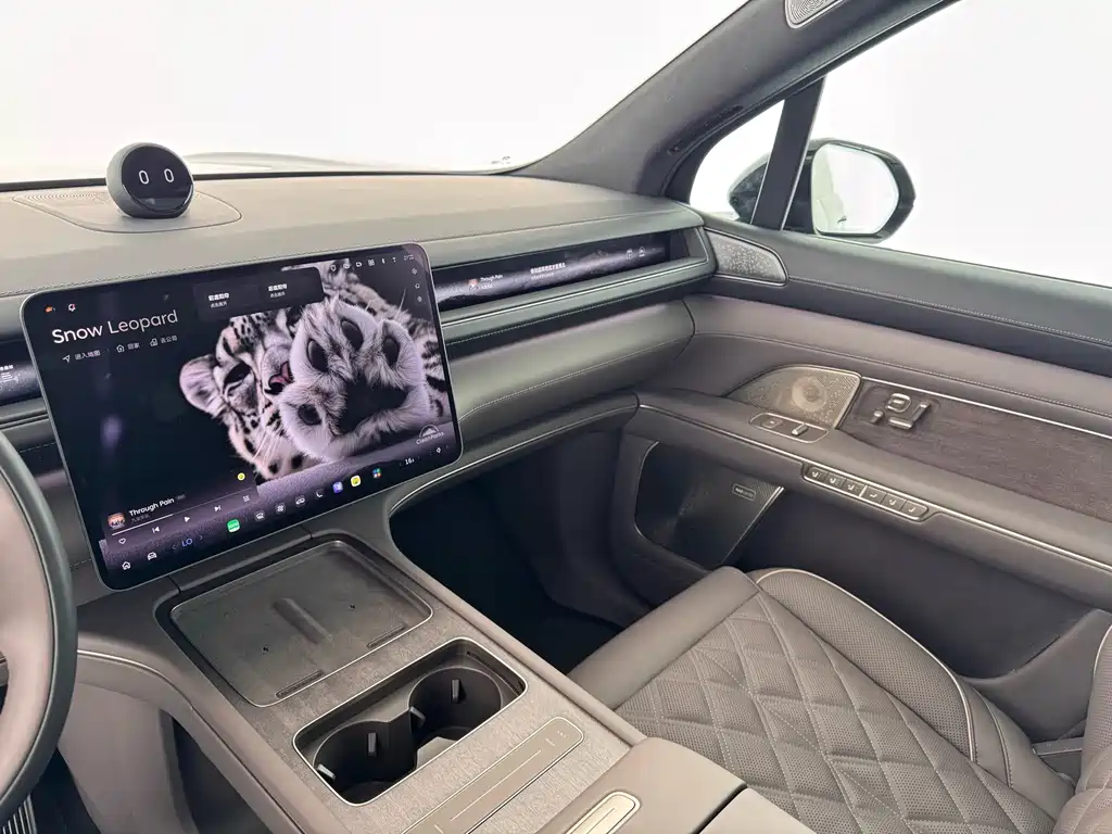 NIO ES8 — миниатюра 6