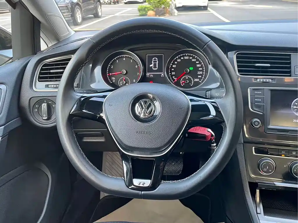 Volkswagen Golf — миниатюра 17