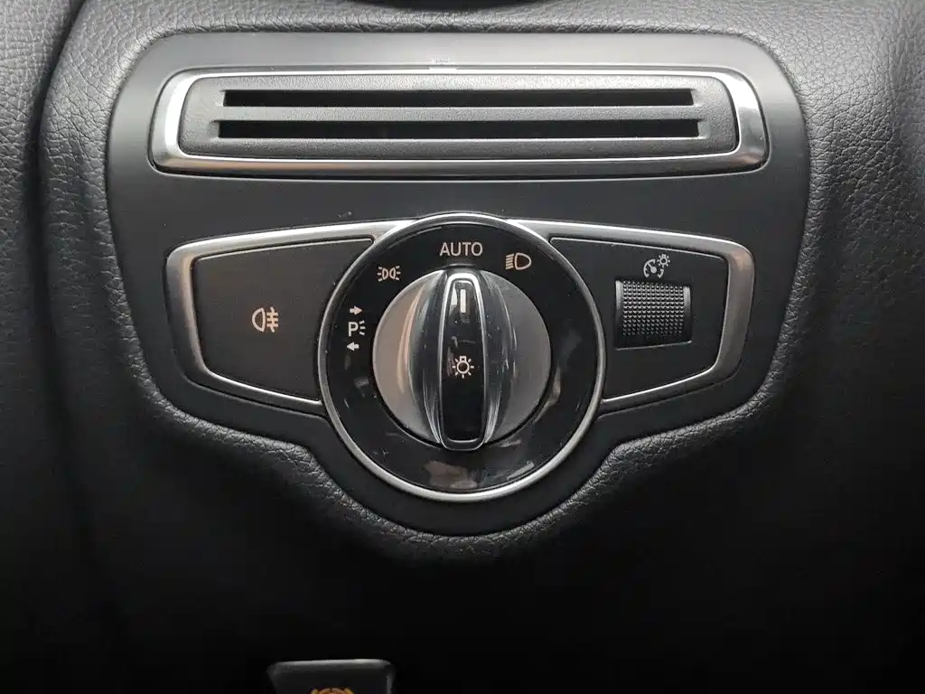 Mercedes-Benz C-Class — миниатюра 21