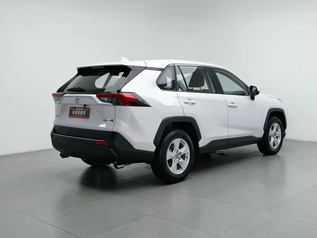 Toyota RAV4 — миниатюра 2
