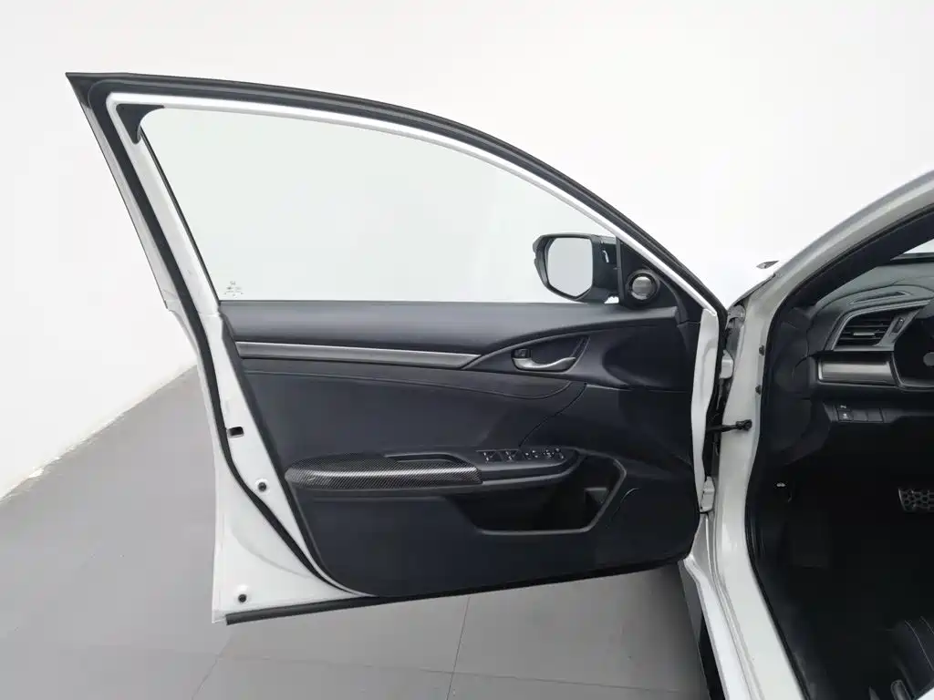 Honda Civic — миниатюра 8